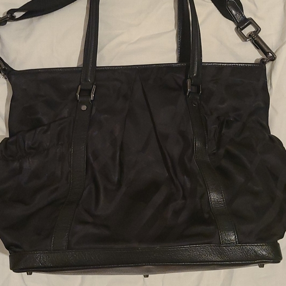 Authentic Burberry diaper bag. - Picture 2 of 11